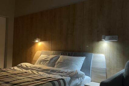 Уютный номер для влюблённых в усадьбе у пруда.